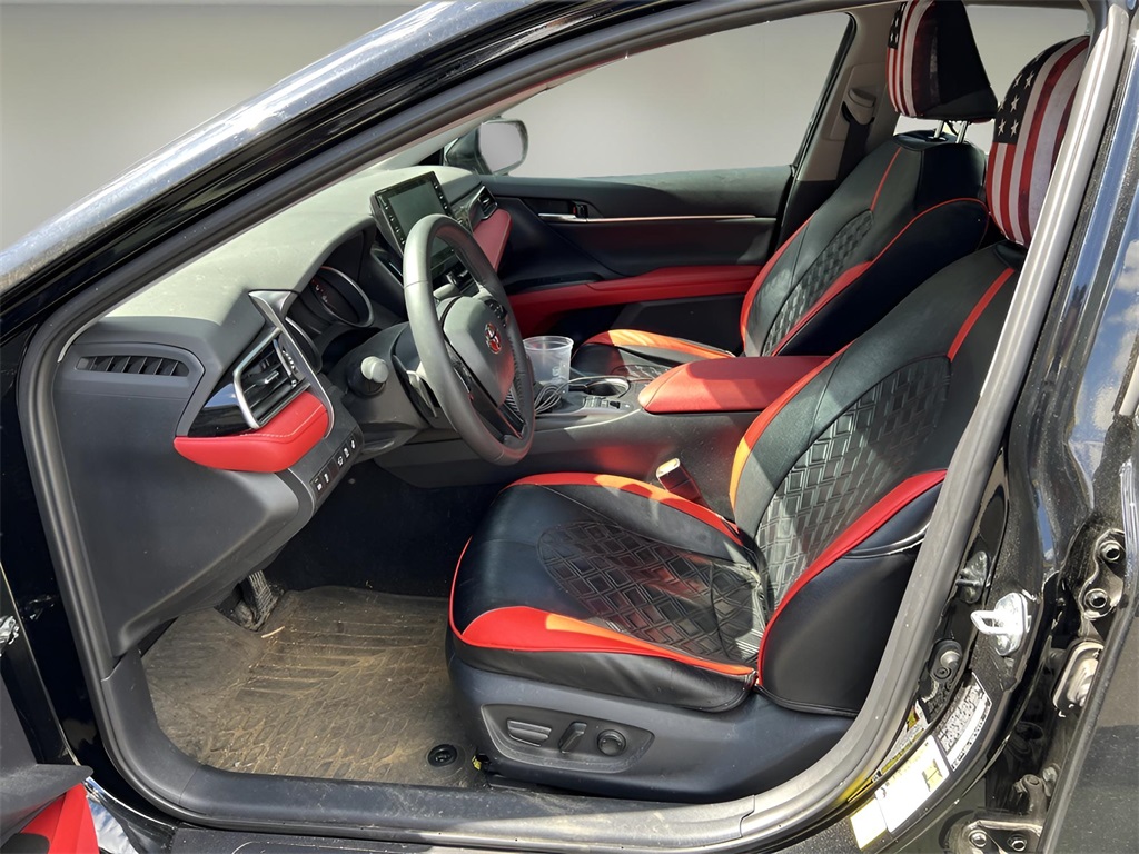 Vehicle image 19 of 34