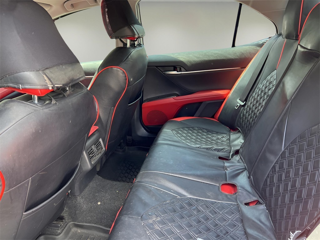 Vehicle image 22 of 34