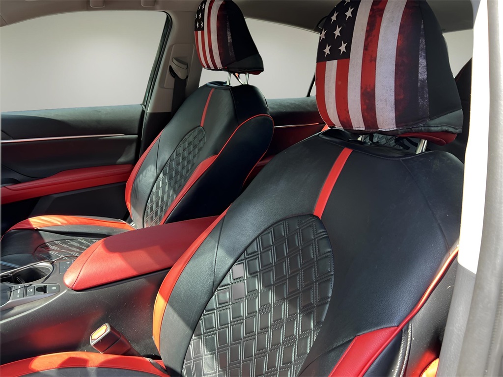 Vehicle image 20 of 34