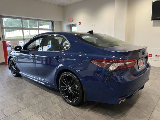 Vehicle image 11 of 58