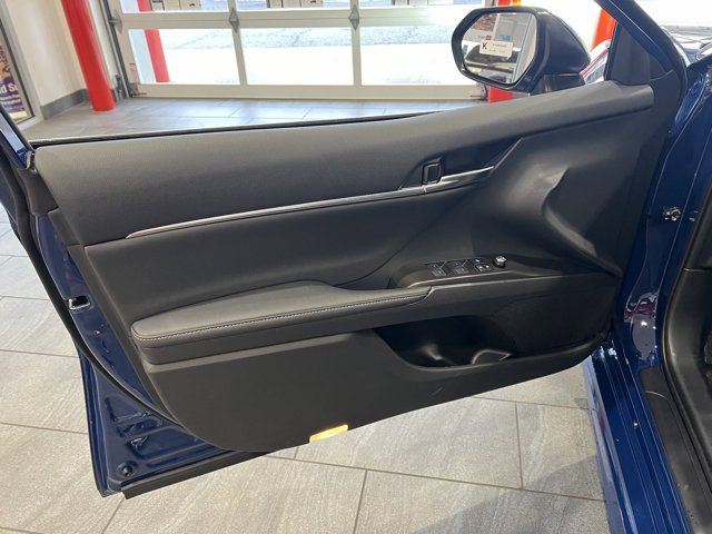 Vehicle image 37 of 58