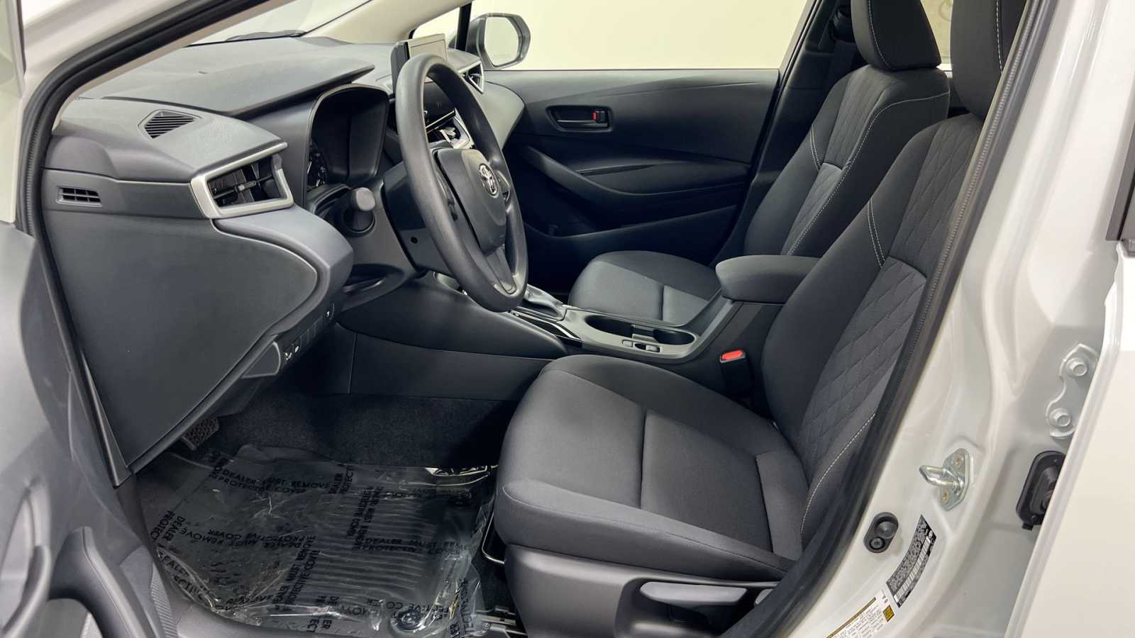 Vehicle image 13 of 31