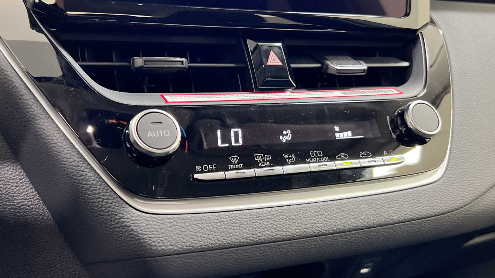 Vehicle image 21 of 31