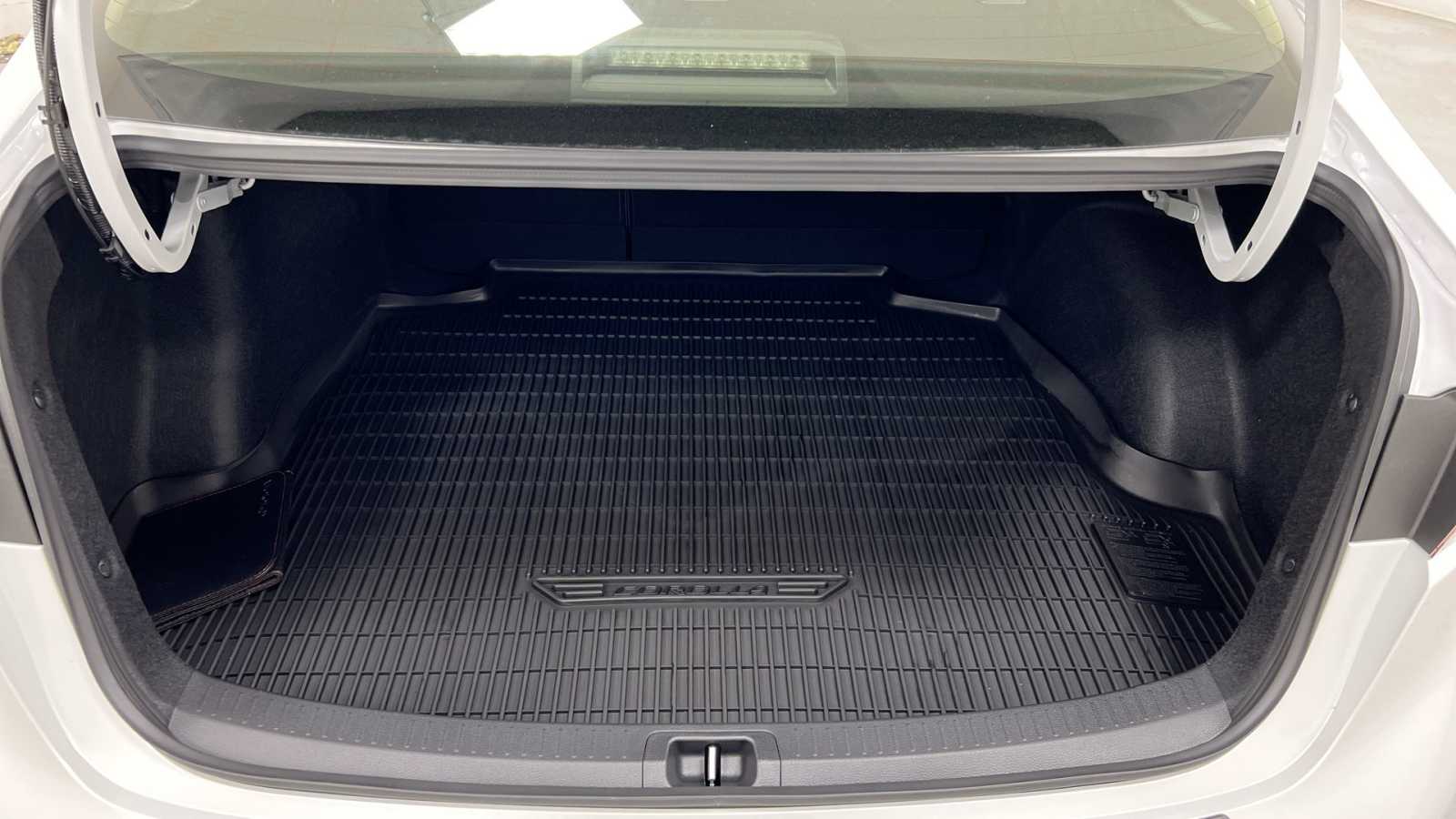Vehicle image 27 of 31