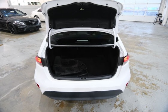 2024 Toyota Corolla LE Image 12 of 38