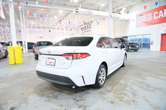 2024 Toyota Corolla LE Image 5 of 38