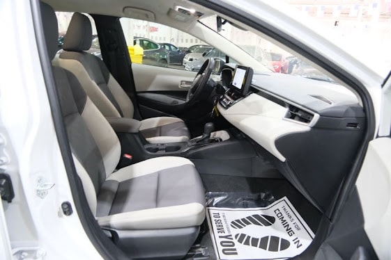 2024 Toyota Corolla LE Image 30 of 38