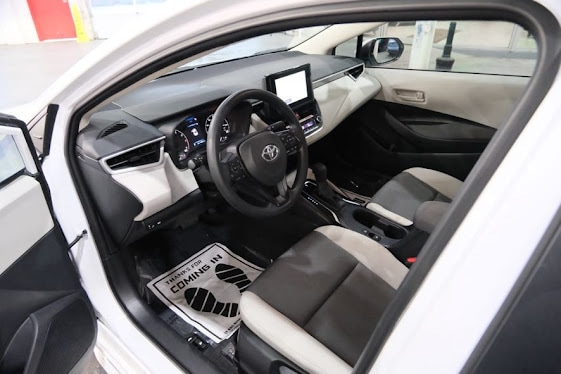 2024 Toyota Corolla LE Image 14 of 38