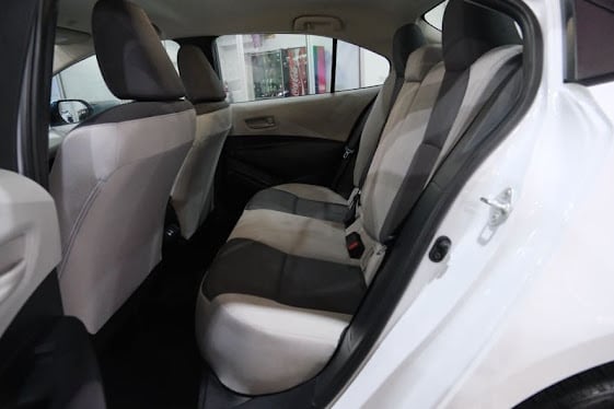 2024 Toyota Corolla LE Image 19 of 38