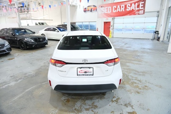 2024 Toyota Corolla LE Image 6 of 38