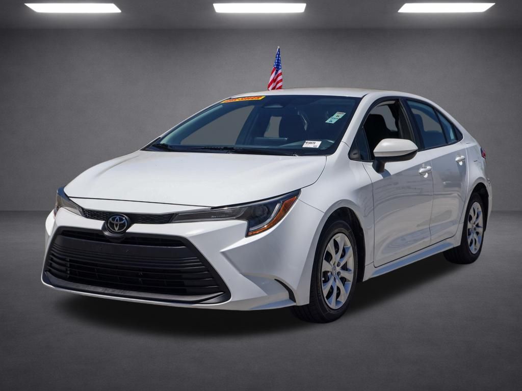 2024 Toyota Corolla LE Image 1 of 32