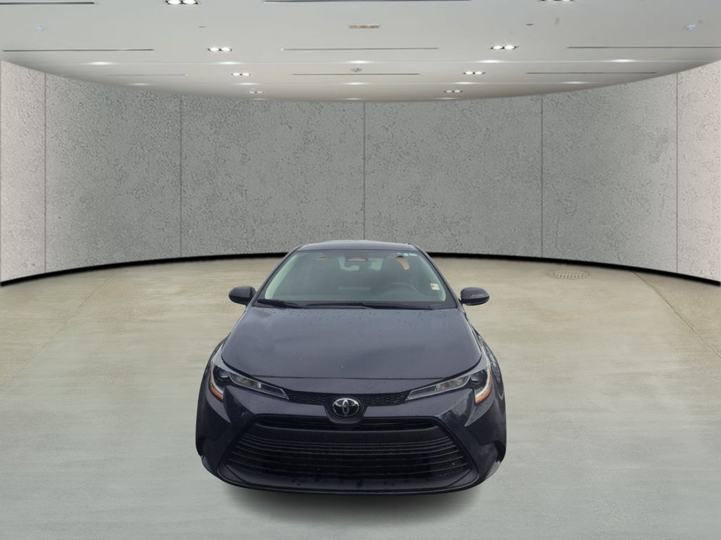 2024 Toyota Corolla LE Image 3 of 27