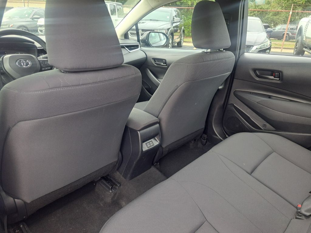 2024 Toyota Corolla LE Image 15 of 27