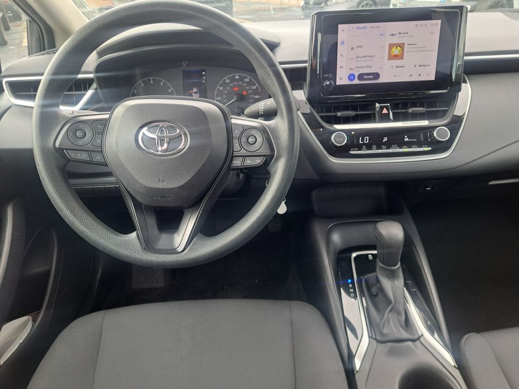 2024 Toyota Corolla LE Image 17 of 27