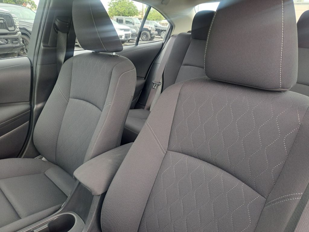 2024 Toyota Corolla LE Image 12 of 27