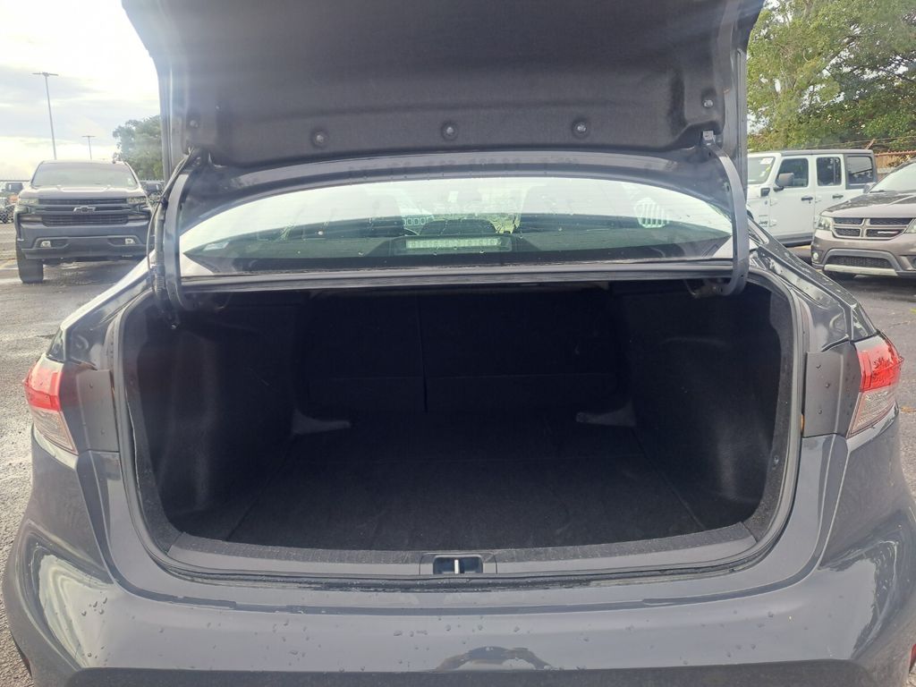 2024 Toyota Corolla LE Image 11 of 27