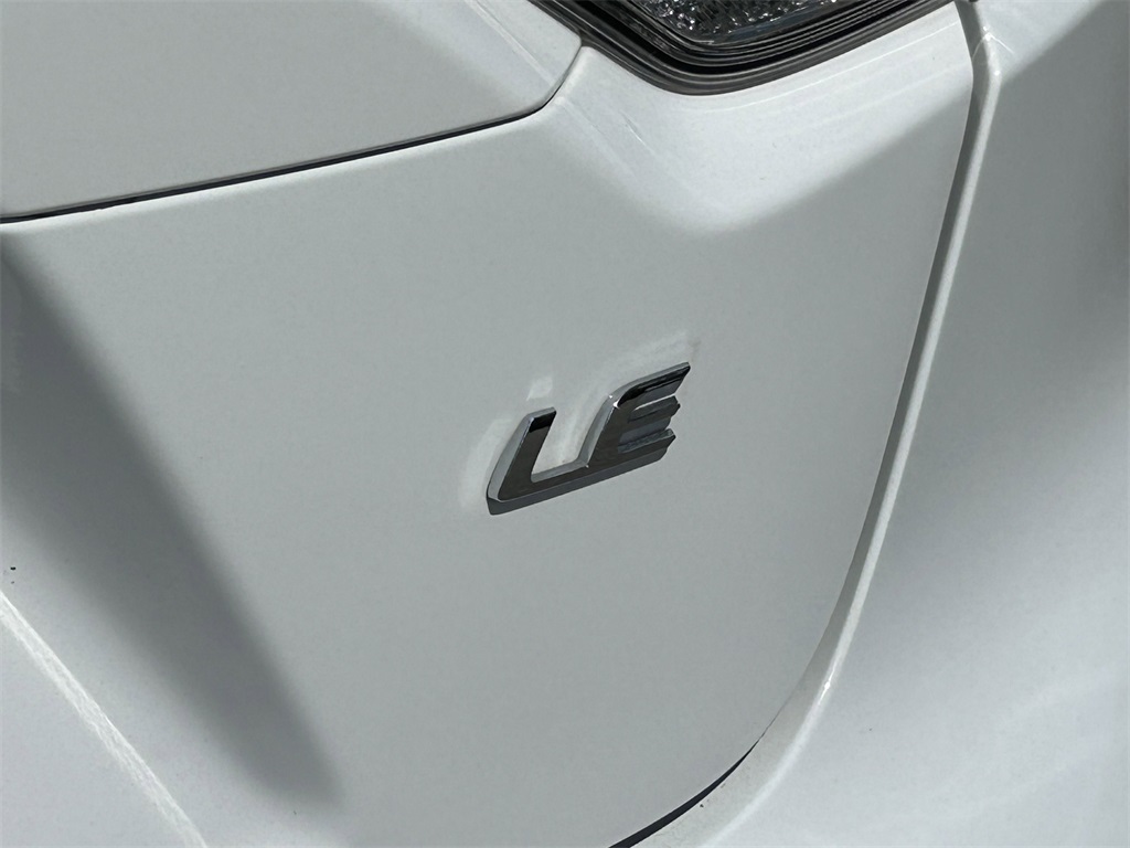 2024 Toyota Corolla LE Image 27 of 31