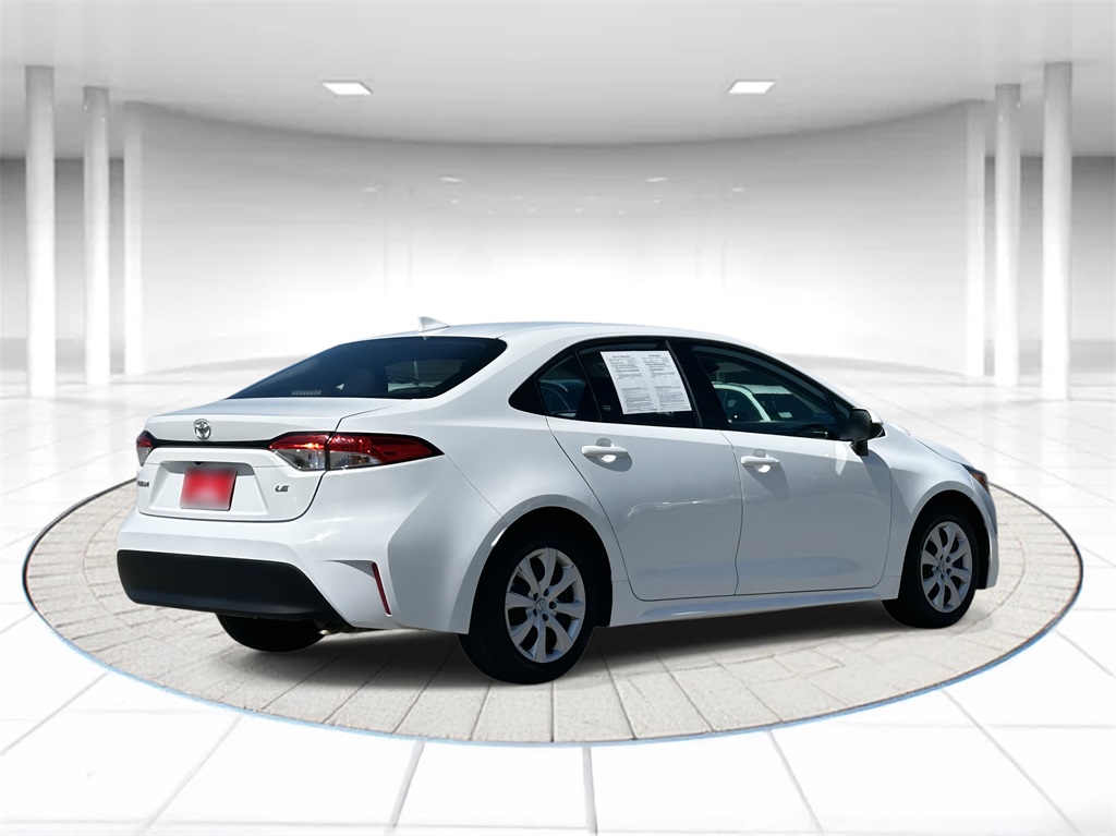 2024 Toyota Corolla LE Image 5 of 31
