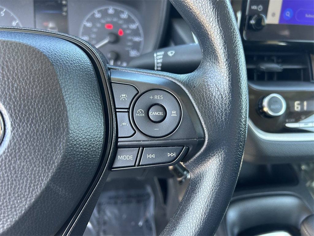 2024 Toyota Corolla LE Image 17 of 31