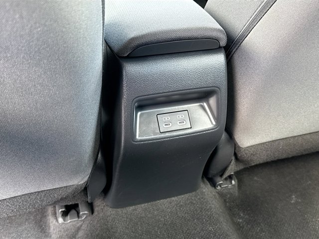Vehicle image 35 of 41