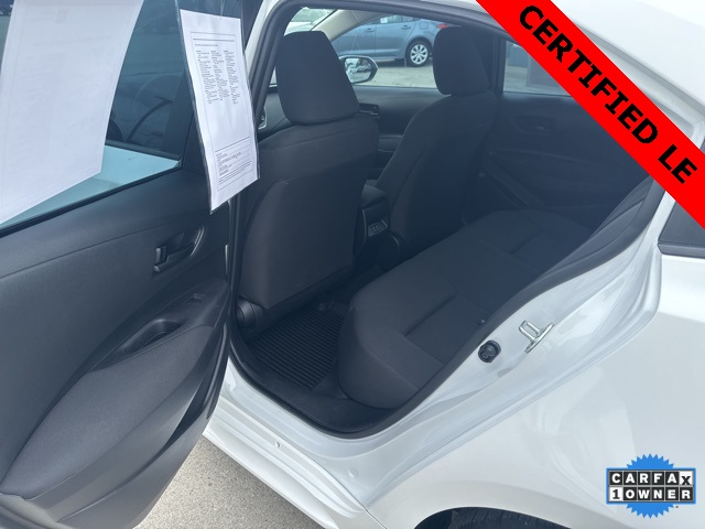 Vehicle image 15 of 19