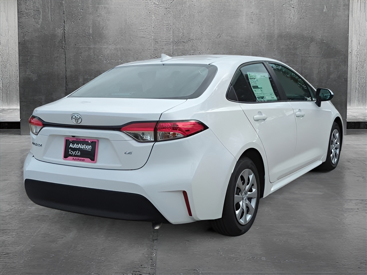 Vehicle image 22 of 25