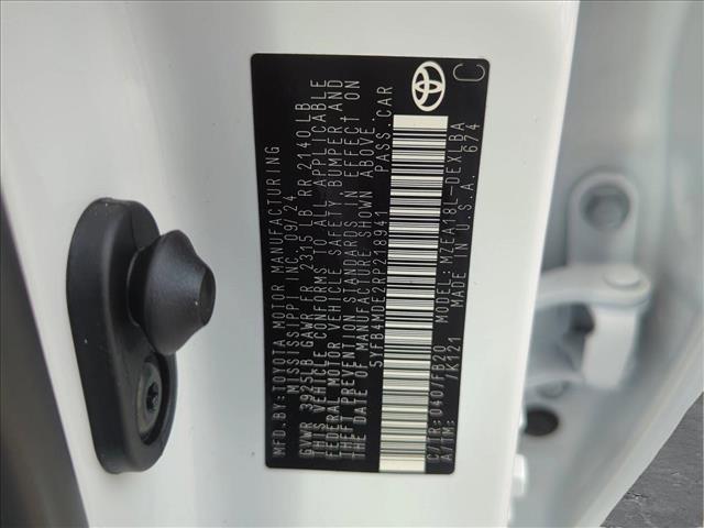 Vehicle image 18 of 25