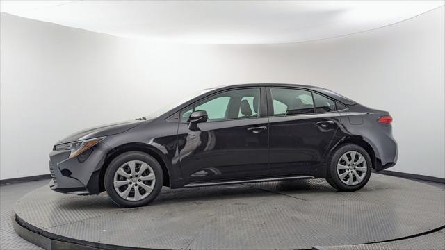 2024 Toyota Corolla LE Image 3 of 28
