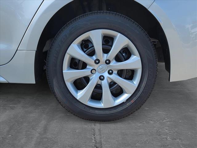 Vehicle image 14 of 25