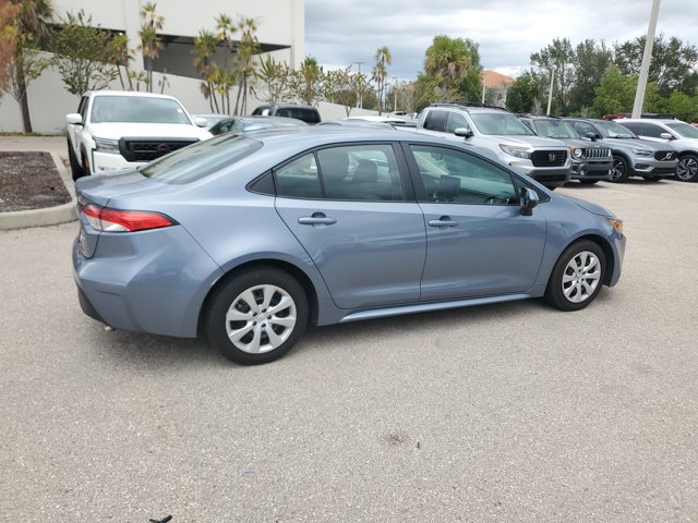 2024 Toyota Corolla LE Image 6 of 31