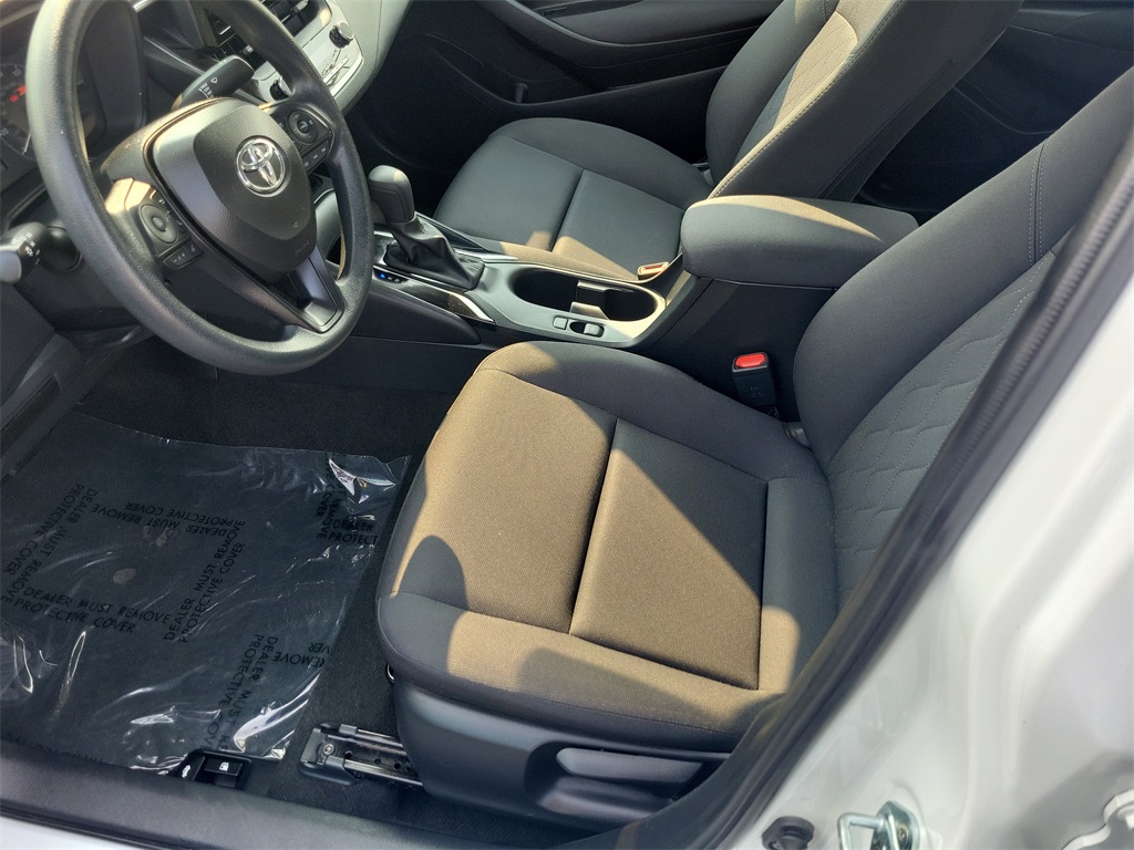 Vehicle image 10 of 31