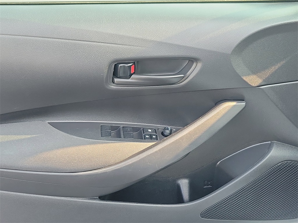 Vehicle image 20 of 31
