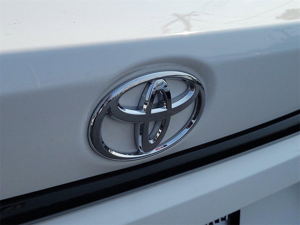 Vehicle image 22 of 31