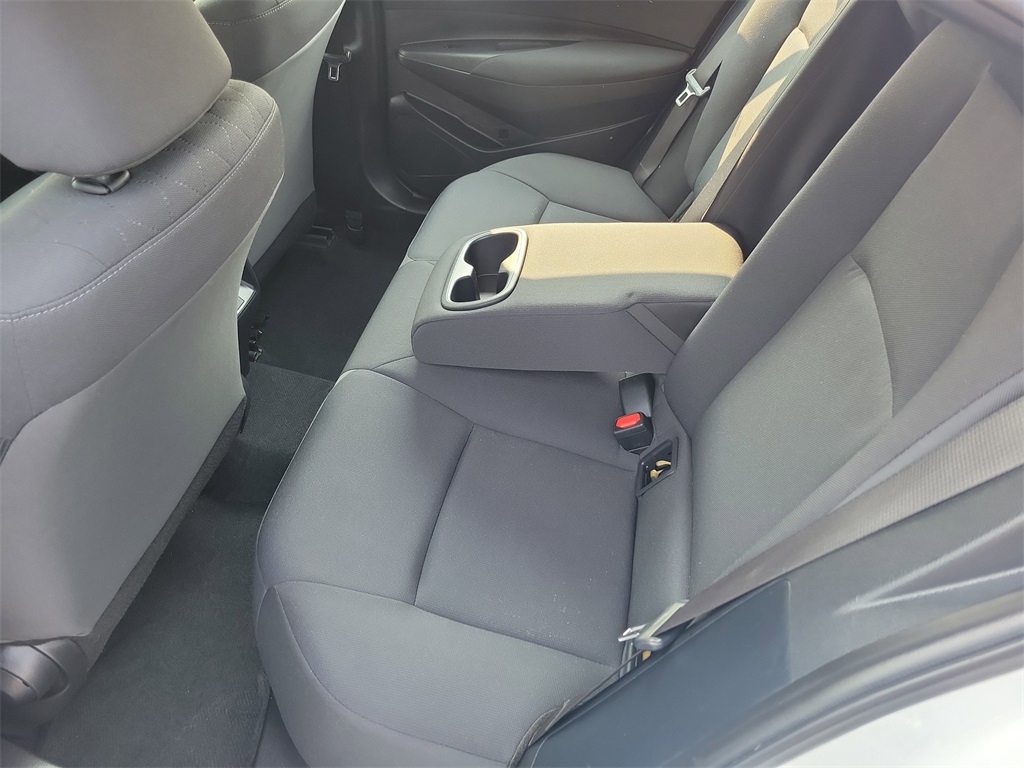 Vehicle image 8 of 31