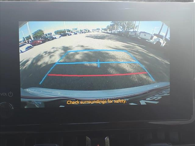 Vehicle image 13 of 25