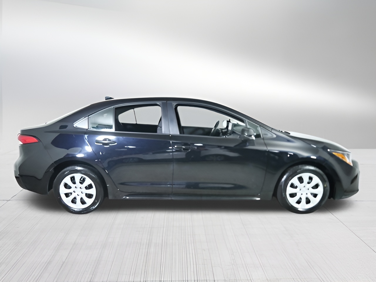 Vehicle image 37 of 41