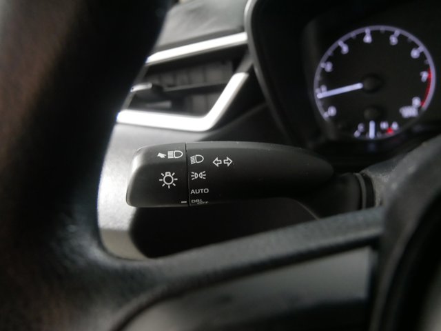 Vehicle image 32 of 41