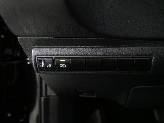 Vehicle image 26 of 41