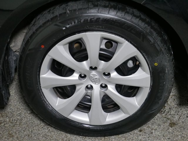 Vehicle image 15 of 41