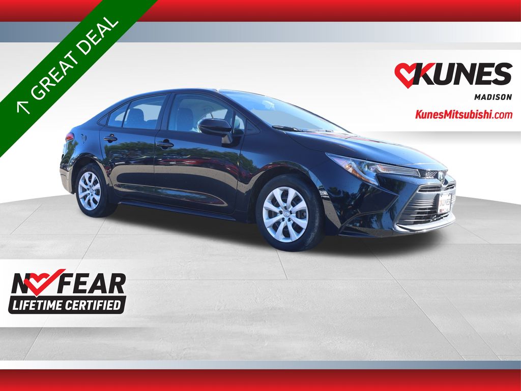 2024 Toyota Corolla LE Image 4 of 37