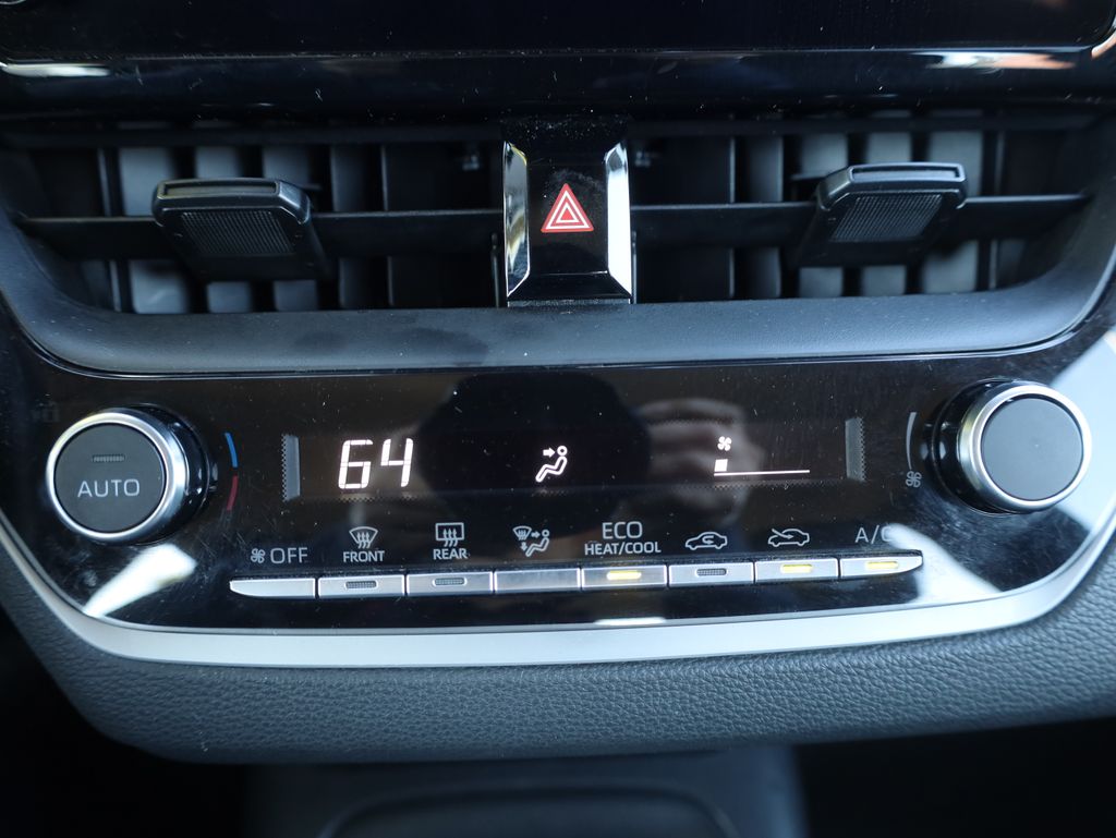 2024 Toyota Corolla LE Image 24 of 37