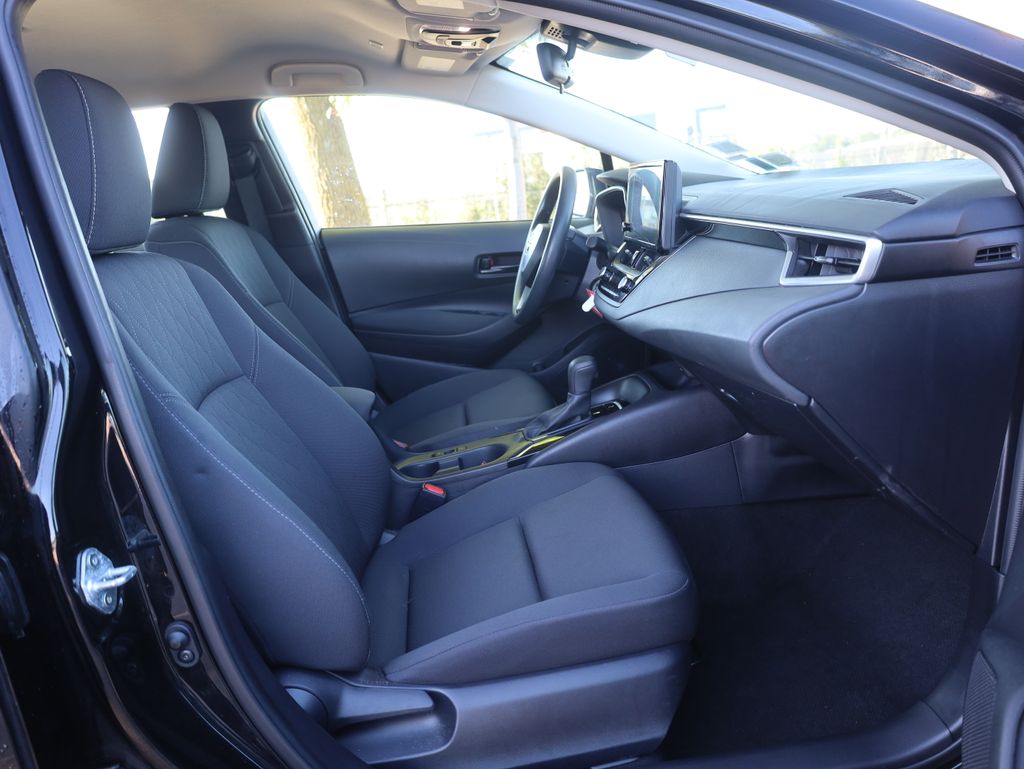 2024 Toyota Corolla LE Image 16 of 37