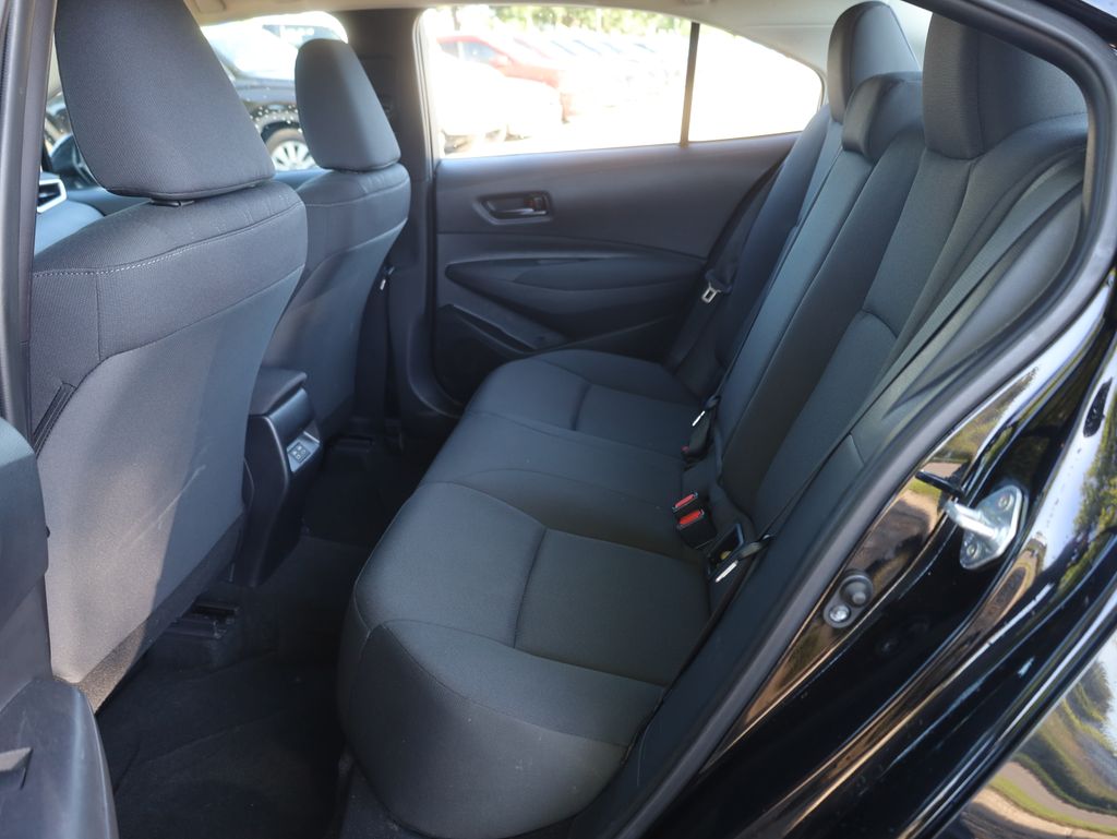 2024 Toyota Corolla LE Image 12 of 37