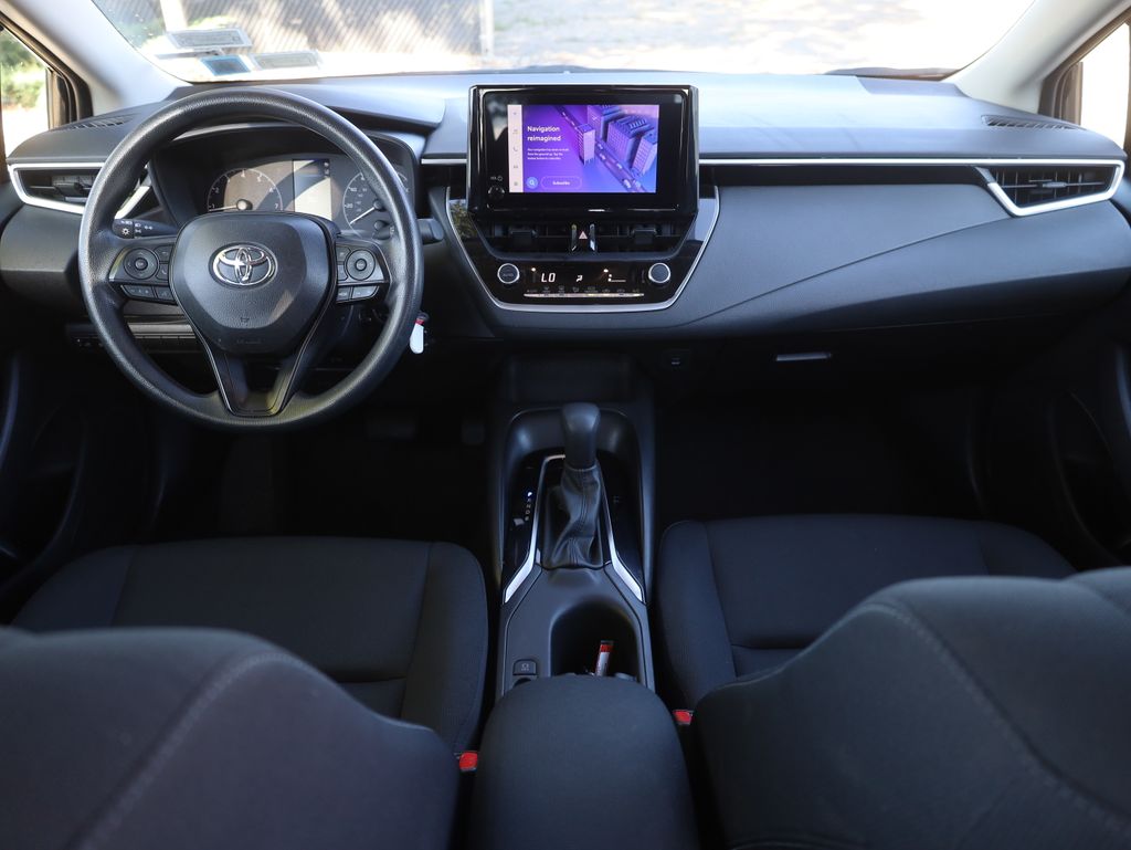 2024 Toyota Corolla LE Image 18 of 37
