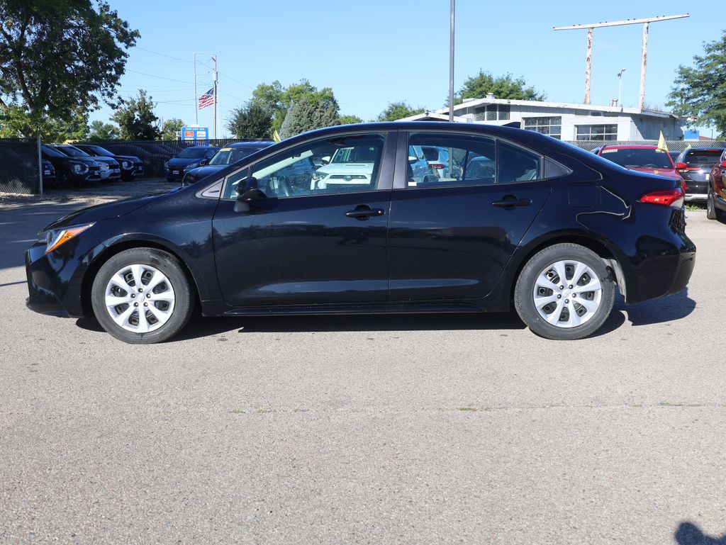 2024 Toyota Corolla LE Image 9 of 37