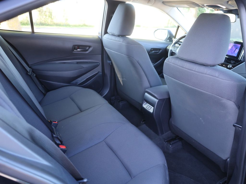 2024 Toyota Corolla LE Image 11 of 37