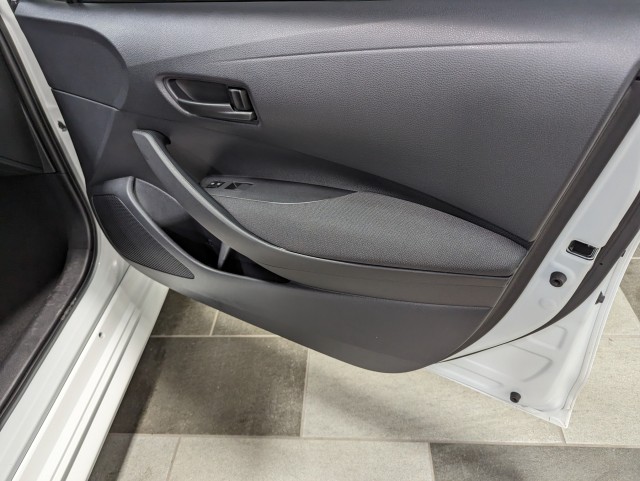 Vehicle image 24 of 31