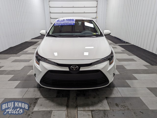 Vehicle image 2 of 31