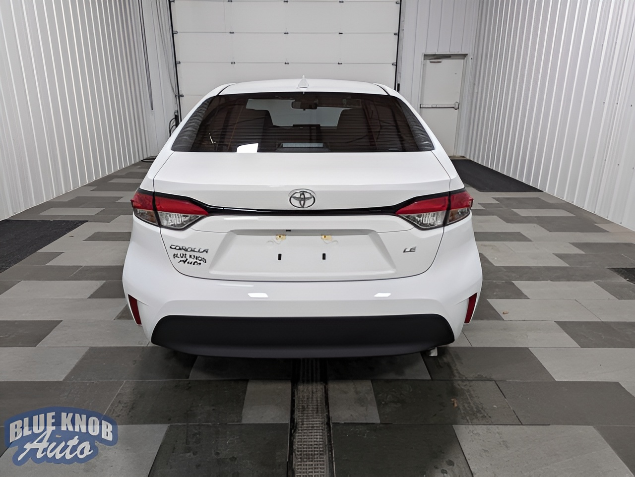Vehicle image 30 of 31