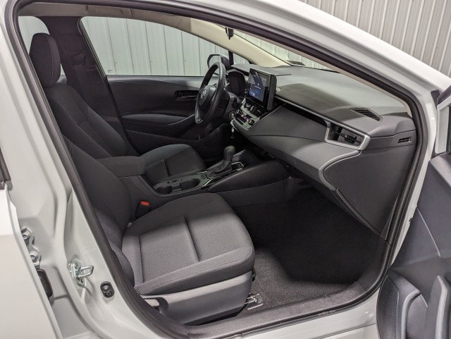 Vehicle image 23 of 31